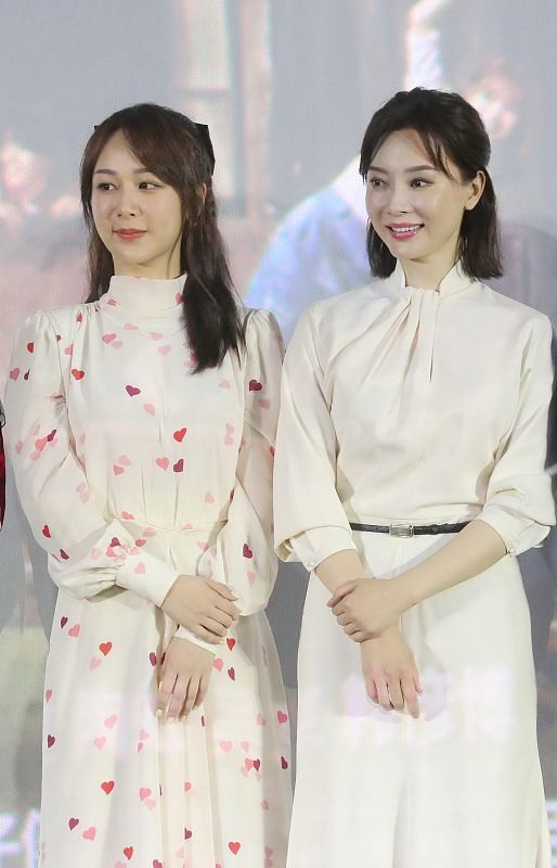 楊紫換了髮型同樣很美,身穿“愛心裙”好甜美,真是少女感滿滿 楊紫換了髮型同樣很美,身穿“愛心裙”好甜美,真是少女感滿滿