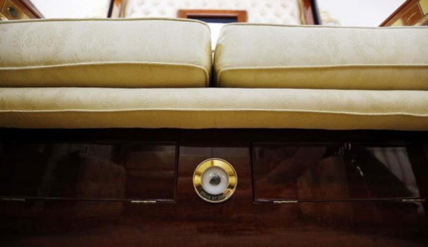 英女王的黃金馬車,加名貴寶石的點綴,比任何豪車都霸氣有歷史感 英女王的黃金馬車,加名貴寶石的點綴,比任何豪車都霸氣有歷史感