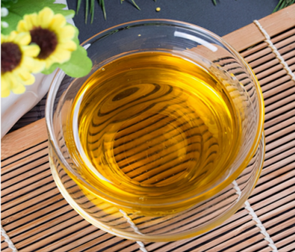 劉成白手起家種植油茶果，年收入破五千萬元，帶領村民共同創收