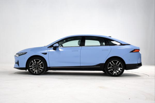 高續航又好玩 小鵬P5上市 選哪款更合適？推薦2款給你