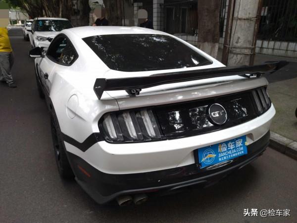 憑啥,開了四年的福特野馬開價49萬?車主:我改裝個機蓋就八千塊 憑啥,開了四年的福特野馬開價49萬?車主:我改裝個機蓋就八千塊