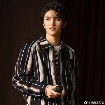 #靈超發文##靈超發文回應live圖事件# 表示化妝師的一句玩笑話