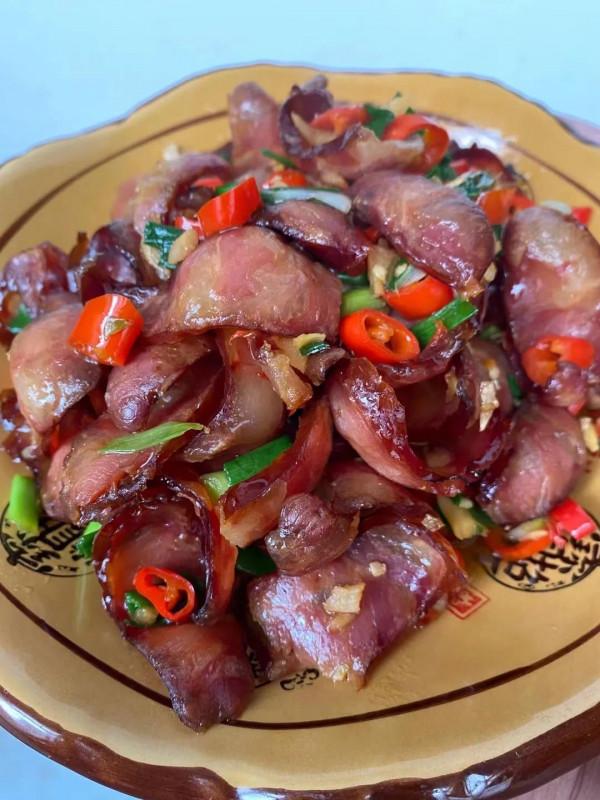 舌尖上的美味——剁辣椒、蘿蔔丁、臘肉、香腸、黴豆腐 舌尖上的美味——剁辣椒、蘿蔔丁、臘肉、香腸、黴豆腐