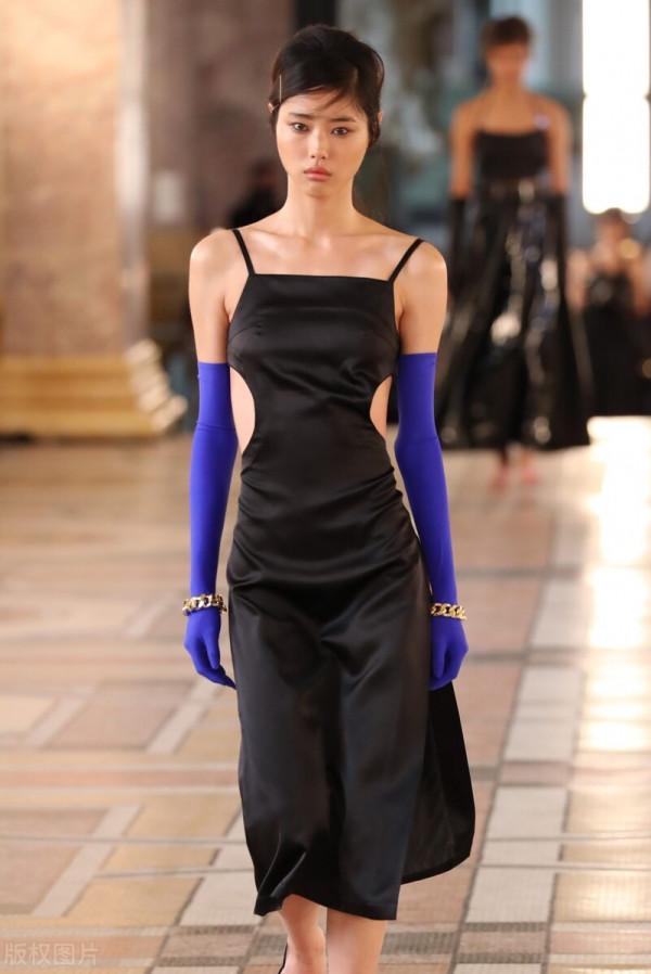 巴黎時裝秀，優雅的姑娘撞擊你春天的心情