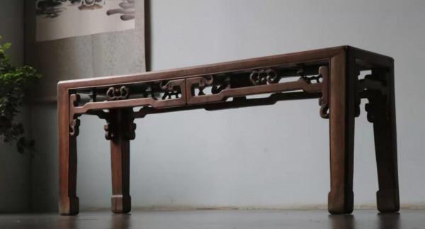 展現明代傢俱石雕精髓