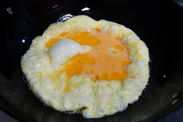 青椒炒雞蛋,先炒青椒還是先炒雞蛋?用對方法,青椒脆嫩雞蛋爽滑 青椒炒雞蛋,先炒青椒還是先炒雞蛋?用對方法,青椒脆嫩雞蛋爽滑