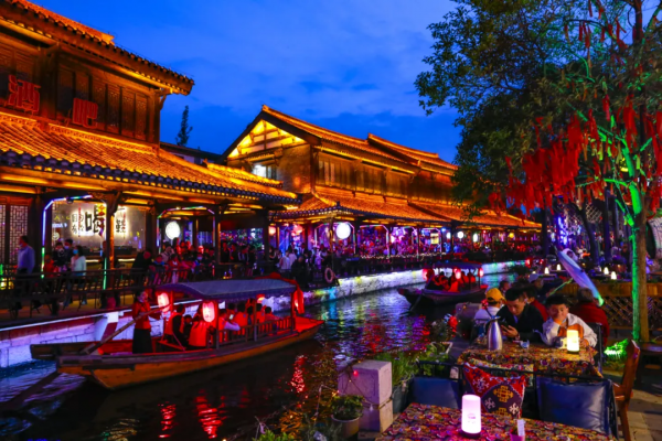 繽紛歲末，來臺兒莊古城辦一場完美的年會，無疑是極佳的選擇