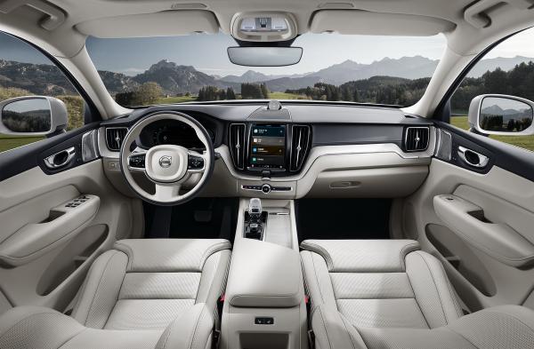 車機系統升級,提升駕駛感受 駕駛2022款沃爾沃XC60 B5四驅 車機系統升級,提升駕駛感受 駕駛2022款沃爾沃XC60 B5四驅