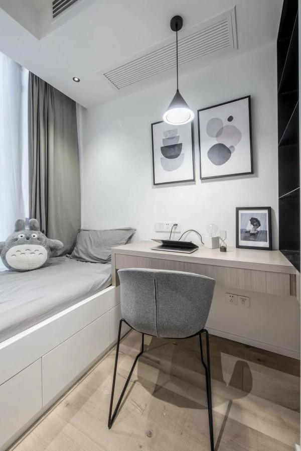 捨棄“客廳”，不買沙發，陽臺加高10公分，這麼裝實用極了！曬曬