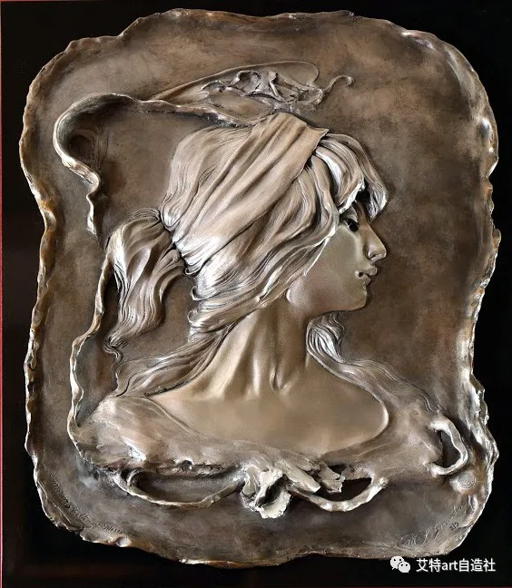 斯諾登從一塊泥引發的啟迪 斯諾登從一塊泥引發的啟迪