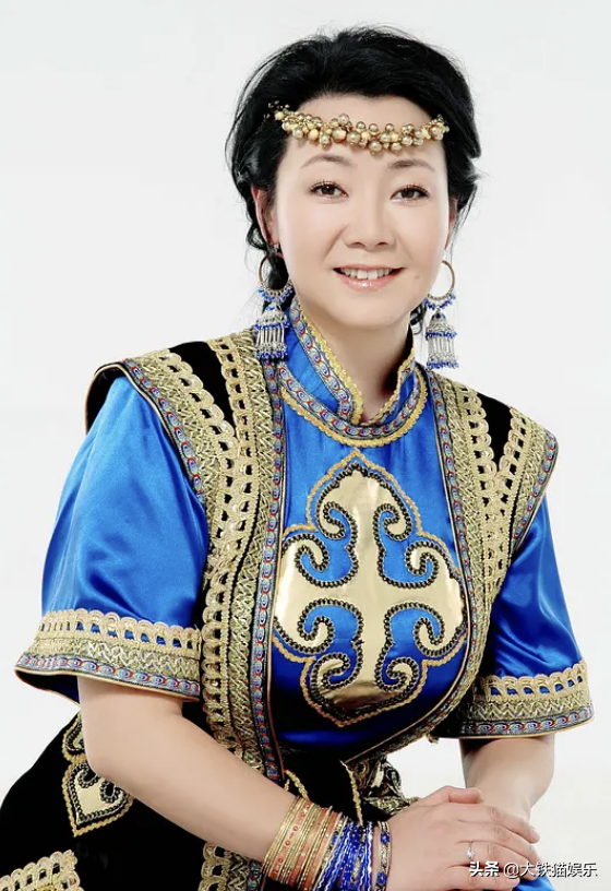 6位嫁給初戀的“老戲骨”，個個情史乾淨如白紙，牽手就是一輩子