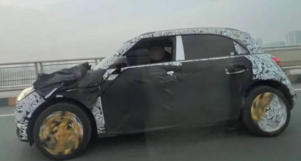 吉利賓士聯姻定名智馬達！首款量產精靈1號路試諜照流出