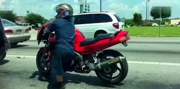 自適應坐高還不夠,寶馬又一新專利可調節坐墊寬度 自適應坐高還不夠,寶馬又一新專利可調節坐墊寬度