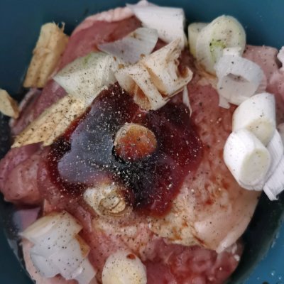 這道紫米雞腿海苔卷，一上桌就被哄搶一空