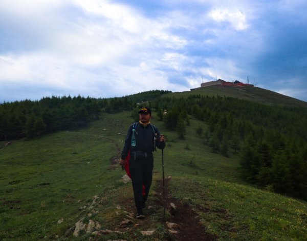 徒步五臺山，大霧中前行，風雲變幻，有計劃去的帶好裝備