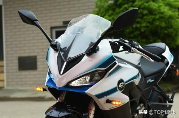 國產小排量雙缸跑車新標杆 QJMOTOR賽350雙碟版實拍 國產小排量雙缸跑車新標杆 QJMOTOR賽350雙碟版實拍