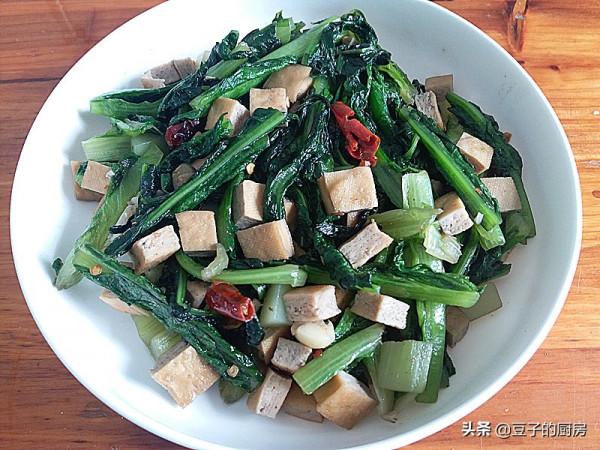 這葉子比萵筍更有營養價值,用它炒豆乾特別香,家人都愛吃 這葉子比萵筍更有營養價值,用它炒豆乾特別香,家人都愛吃