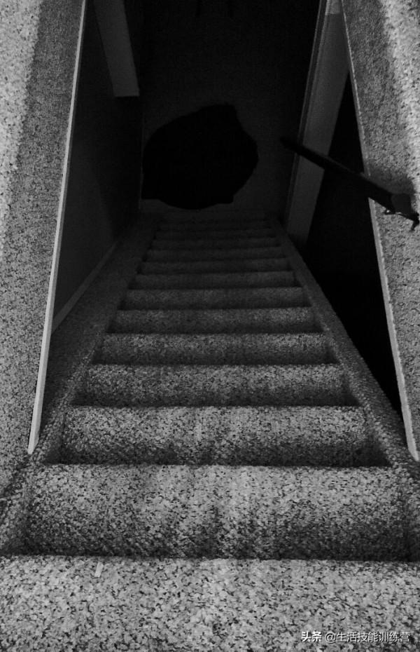 50個在電影中很常見但在現實生活中不可能出現的情節