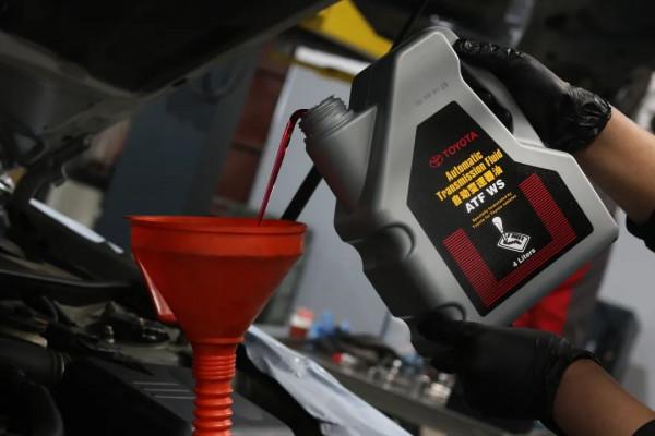 「情懷玩車」翻新復活2002年的豐田佳美，絕代神車，氣質非凡