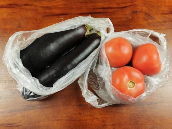 買菜回到家,別帶著塑膠袋放進冰箱,我也是剛知道 買菜回到家,別帶著塑膠袋放進冰箱,我也是剛知道