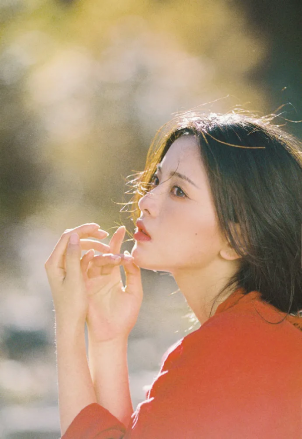 楊超越是“整”了嗎?怎麼突然美成王祖賢了? 楊超越是“整”了嗎?怎麼突然美成王祖賢了?