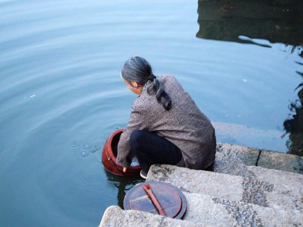 一個人的水鄉行：西塘，夜色裡的邂逅