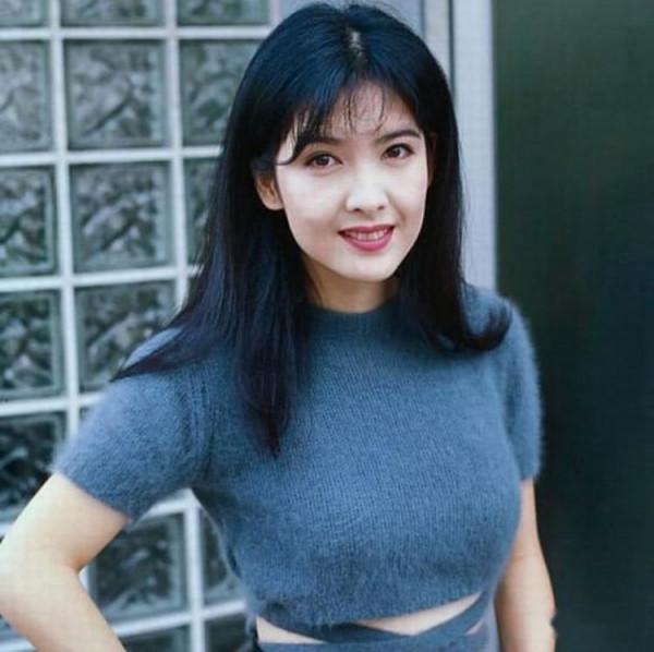 一組周慧敏的老照片曝光，一定有你沒見過的