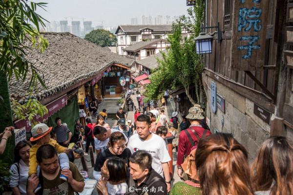 一到假期,重慶就開啟人海模式,這幾個地方到處都是人 一到假期,重慶就開啟人海模式,這幾個地方到處都是人