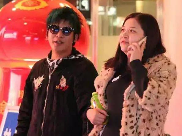 這十位明星都和經紀人在一起,姐弟戀濃度超標,有的祝福有的嘔吐 這十位明星都和經紀人在一起,姐弟戀濃度超標,有的祝福有的嘔吐