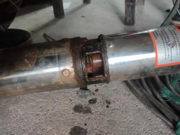 井用泵，不用大拆特拆就能通電轉動，原因是生鏽卡住了