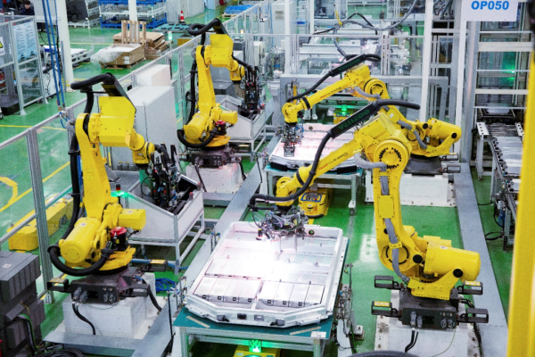 從一座高智慧工廠開始來區分電動汽車