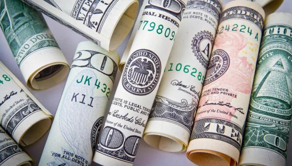 美聯儲提前加息？中國果斷出手，連續拋售美債，大批黃金運抵回國