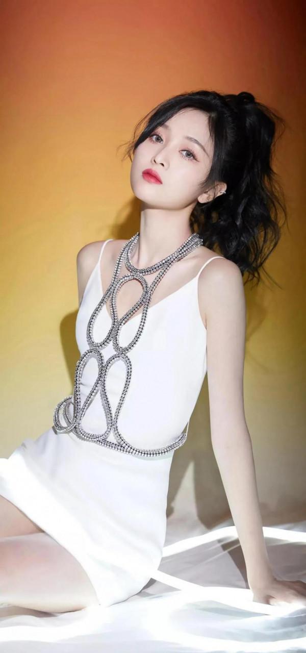 青春靚麗吳宣儀