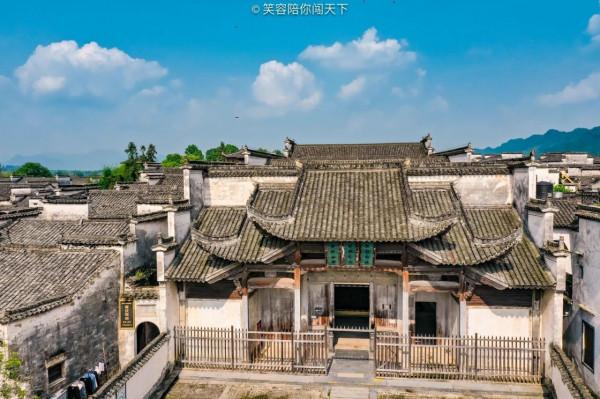 安徽未商業化的古村落,遇見一隻有靈性的狗,帶著我們轉村子 安徽未商業化的古村落,遇見一隻有靈性的狗,帶著我們轉村子