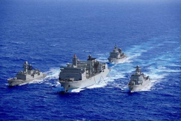 人民海軍馳援湯加編隊有看頭，這艘鉅艦為何是航母遠航的底氣？