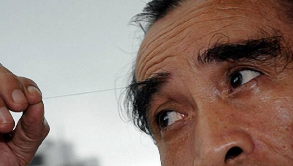 男人50歲以後，眉毛變長，意味著什麼呢？聽聽醫生是怎麼說的