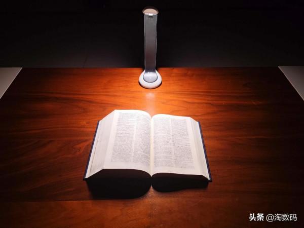 國貨內卷無情：￥13塊錢的3色溫2400mAh充電式觸控檯燈開箱曬個單