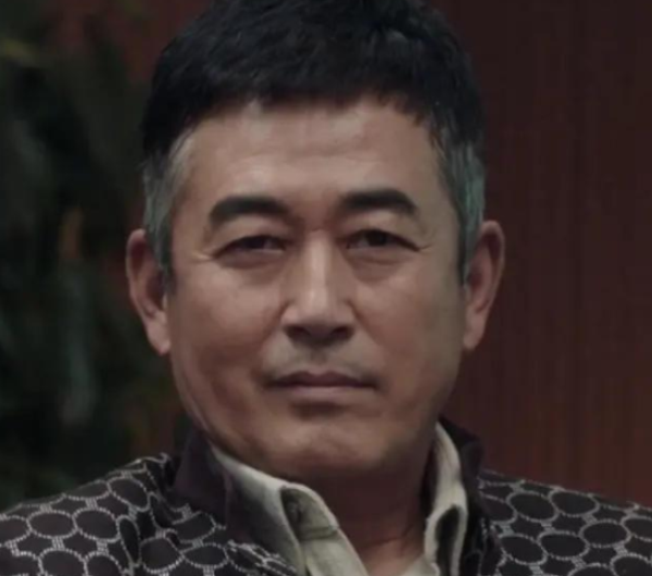 黃曉明再演諜戰戲,但看完演員陣容,擔心他在演技方面會被吊打 黃曉明再演諜戰戲,但看完演員陣容,擔心他在演技方面會被吊打