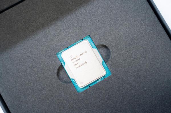 微星主機板媒體包裡都有什麼？揭秘B660主機板+酷睿12400+DDR5記憶體