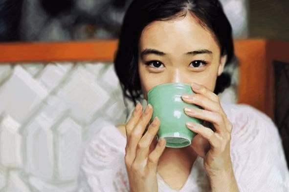 著急喝水，熱水和冷水“相摻”，對身體有什麼影響？不妨早知曉