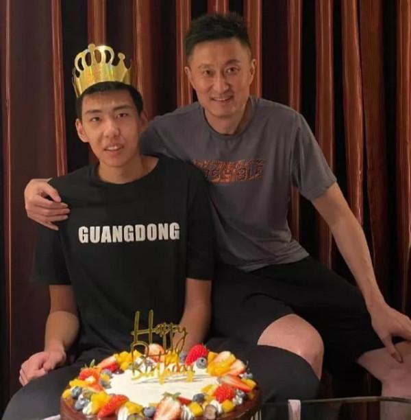 CBA3訊息！小郭艾倫狂砍21分，廣東新星大爆發，季後賽取消單場制