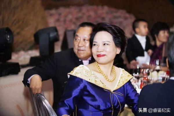 浙江女首富的窮途末路：16歲帶20元發家，三年敗光800億成老賴