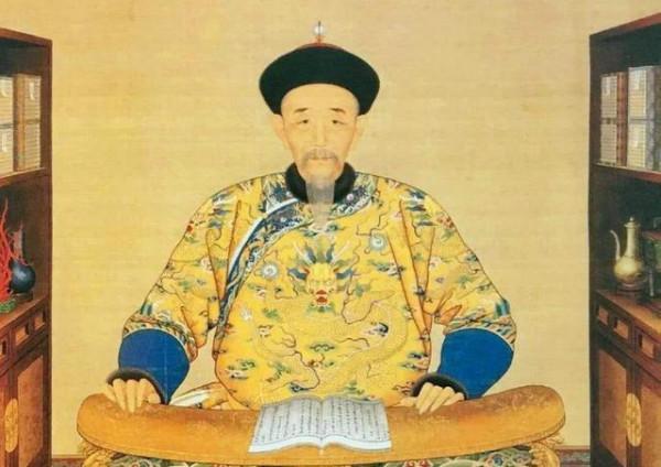 皇帝的一天怎麼過？乾隆3點起床，7點翻牌子開始“平凡”的一天