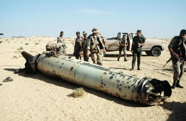 美國打仗有多兇殘？75萬根鋼針自天而降，10分鐘內刺穿上千人