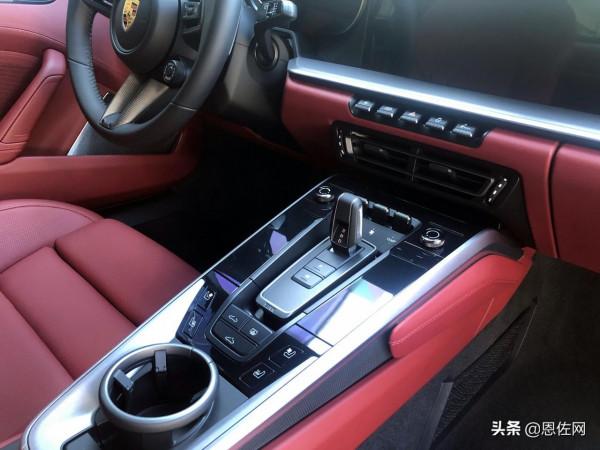 270多萬買了臺頂配911，2022款Turbo S，2秒7破百，不輸千萬級超跑