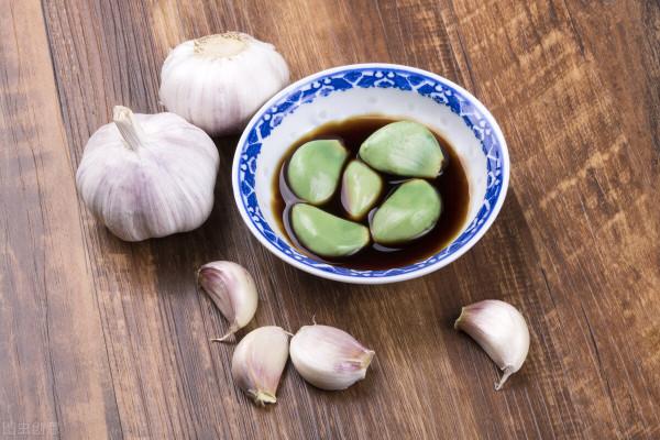 如何給臘八蒜穿上一件靚麗的過年新衣？