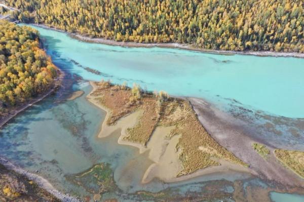 開著探嶽想去哪裡就去哪裡 開著探嶽想去哪裡就去哪裡