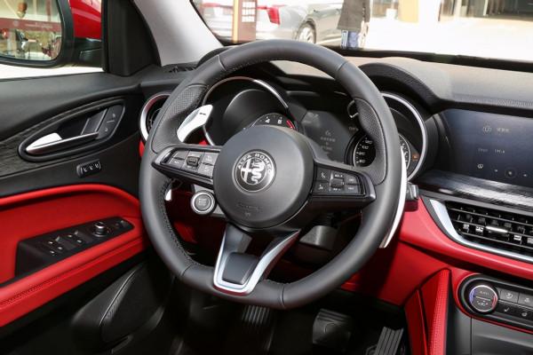 小眾又個性的一款中型SUV，Stelvio煥新升級