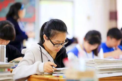 用“小語種”代替“英語”參加高考是不是一條捷徑呢？