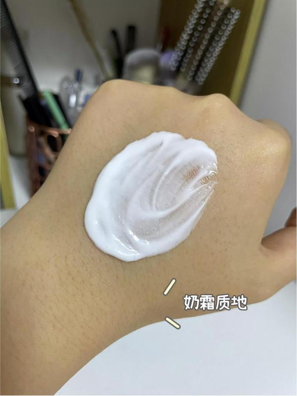 精緻女人晚上都在這樣偷偷護膚！怪不得不顯老呢